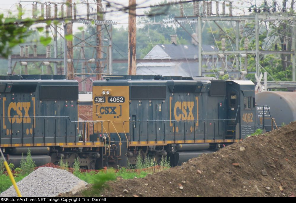 CSX 4062 on Y310